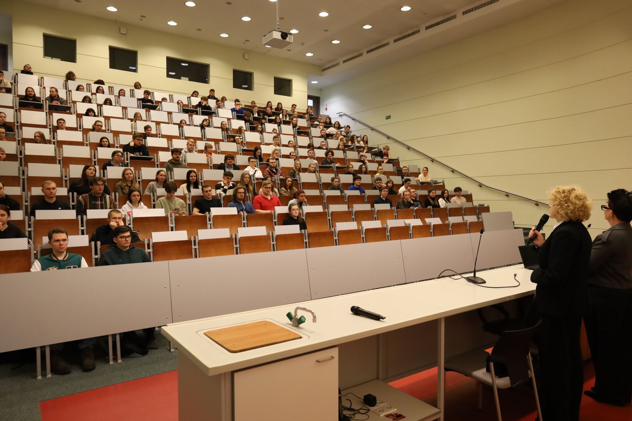 Spotkanie studentów z Rektor UJK i Prorektor ds. kształcenia