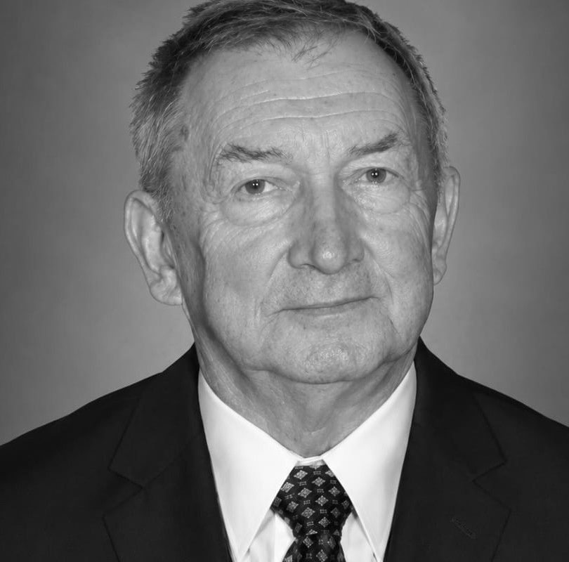 Zdjęcie do artykułu: Zmarł dr Ryszard Mazur, wieloletni dyrektor Instytutu Matematyki UJK
